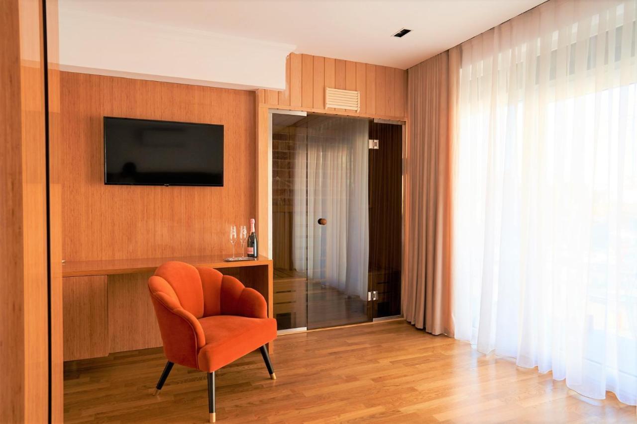 Hotel Glory Oradea Ngoại thất bức ảnh