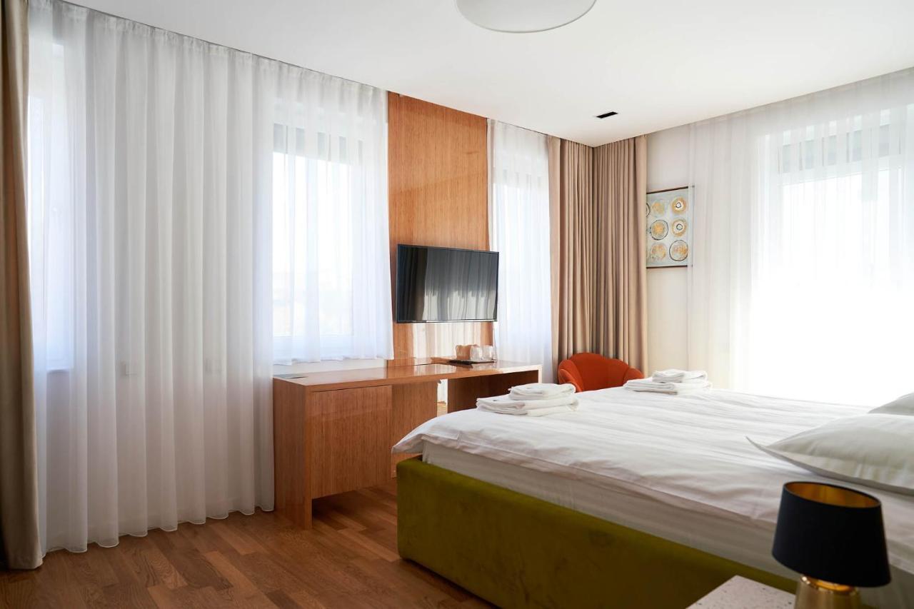 Hotel Glory Oradea Ngoại thất bức ảnh
